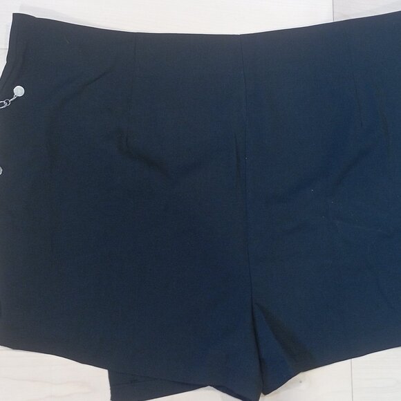 Skorts black with chains 3XL NEW - Picture 2 of 4